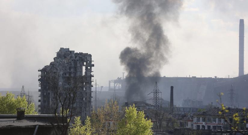 Véget érhet a rémálom Mariupolban: több száz katonát evakuáltak az acélgyárból, sok a súlyos sérült