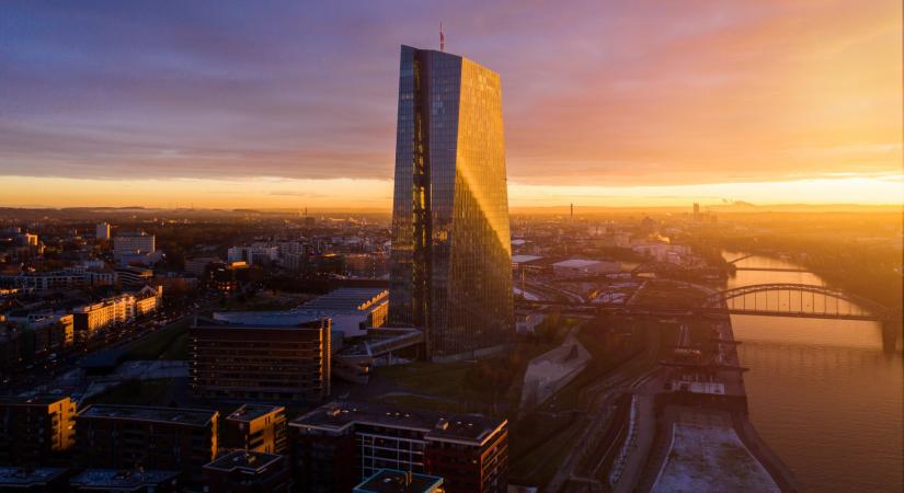 Meglepő kijelentés: akár fél százalékot is emelhet az EKB