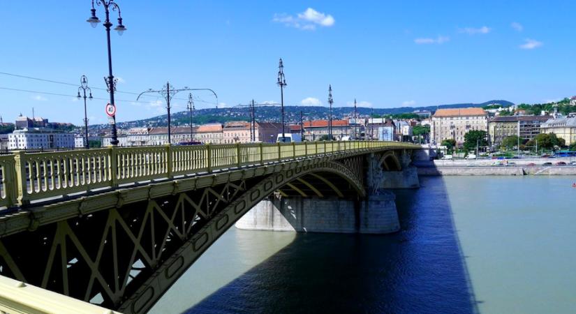 Női holttestet találták a Dunában a Margit-hídnál