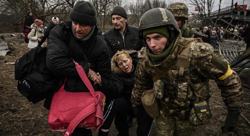 Ukrajnai háború: 265 ukrán fegyveres adta meg magát az Azovsztalban