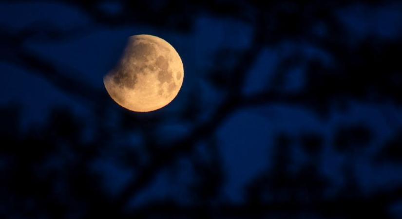 A nap fotója: A holdfogyatkozás gyönyörű pillanatai