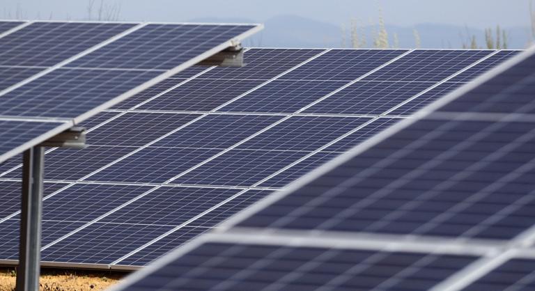 28 új naperőművet építenek országszerte