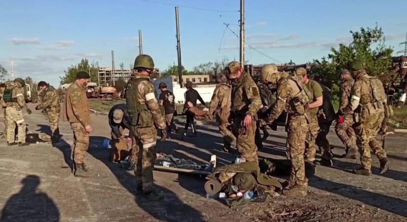 Nem tudni, hogy Oroszország háborús bűnösként vagy hadifogolyként kezeli-e majd az Azovsztal védőit