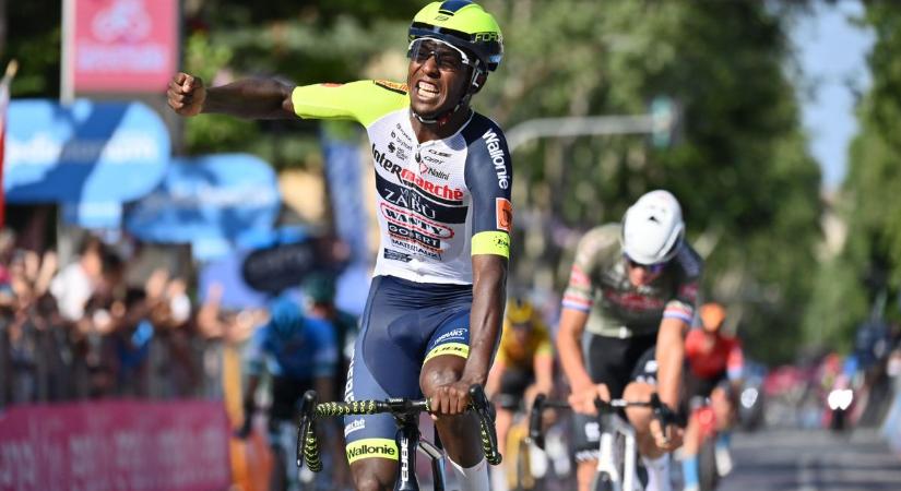 A Giro főszereplői: az első fekete-afrikai győztes és egy papagáj + videó
