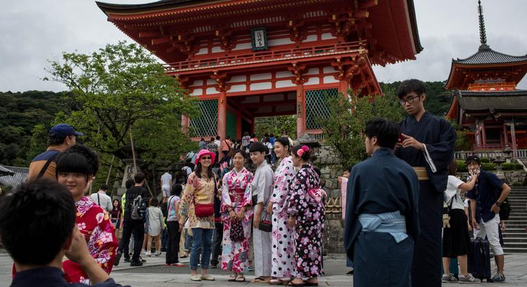 Két év után újraindul a turizmus Japánban