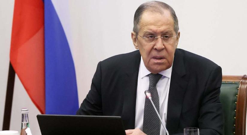 Lavrov utazgat és vevőkre talál Oroszország energiahordozóinak