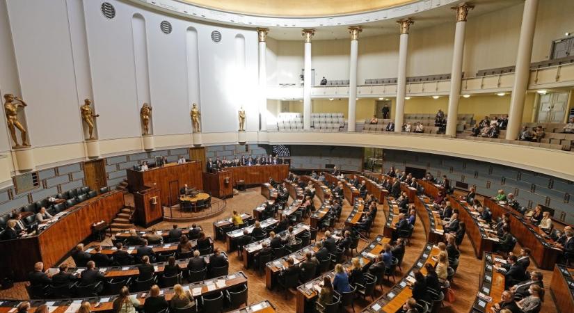 Finnországban megszavazták a NATO-csatlakozást
