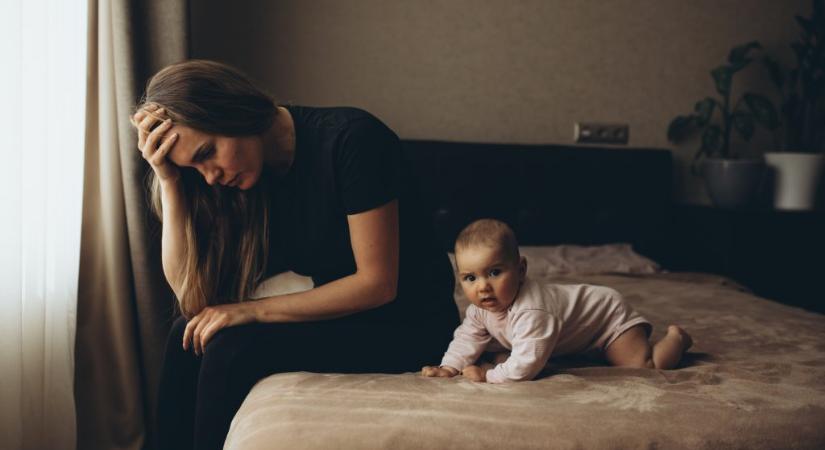 „Ahogy megszülsz, ki leszel szolgáltatva” – magyar nők vallanak az anyaság árny oldalairól