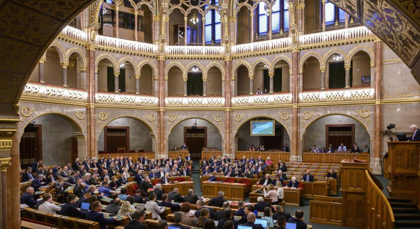 Megszavazták a képviselők: 11 minisztériummal áll fel az ötödik Orbán-kormány