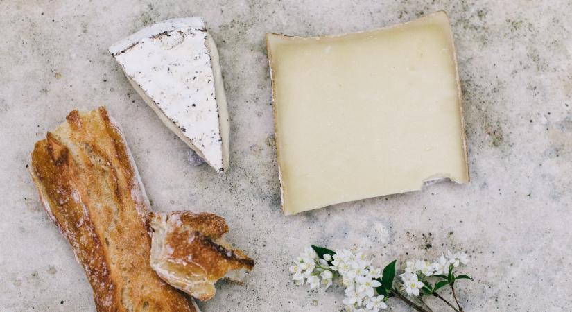 A sajtkészítéshez tiszta konyha és alázat kell – interjú egy óvónővel, aki mellett sajtot gyúrnak, lekvárt főznek a gyerekek