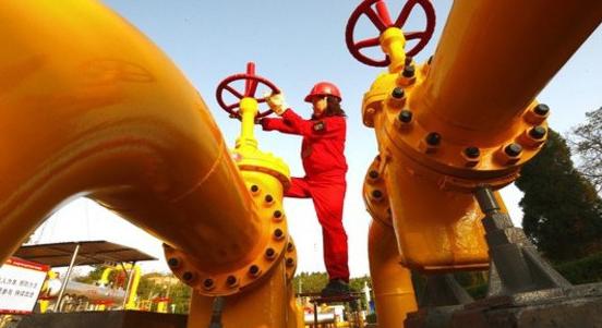 Kiderült, mennyi pénzbe kerülne Európának leválnia az orosz olajról és gázról