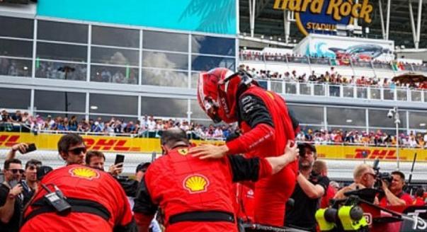 Ericsson: Ha a Ferrari akar valamit, gyorsan beáll Leclerc mögé