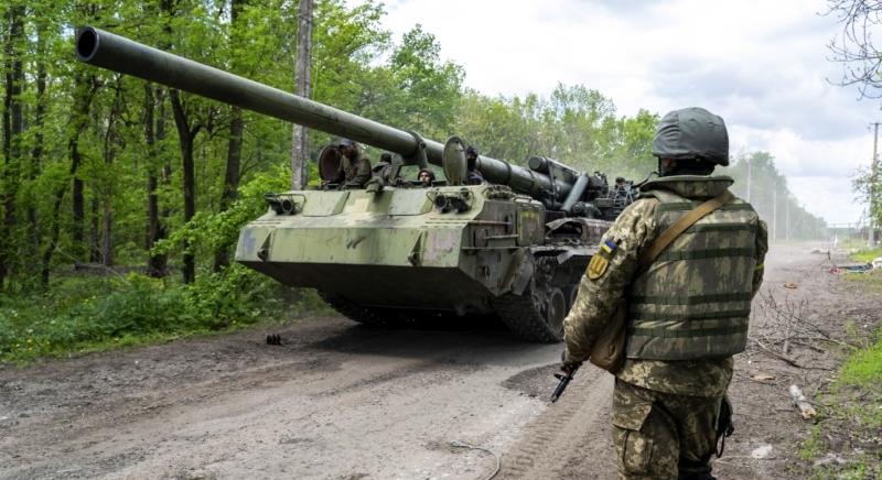 Folytatódó orosz légicsapások, tárgyalások a mariupoli katonák sorsáról