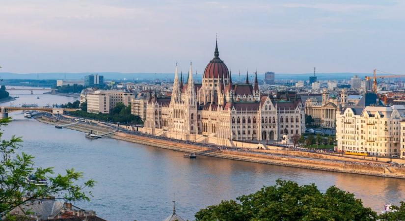Politico: Mi kell Magyarországnak, hogy elfogadja az olaj embargót?