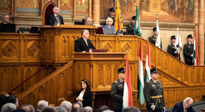 Orbán Viktor miniszterelnöki eskütételéről osztott meg fotókat