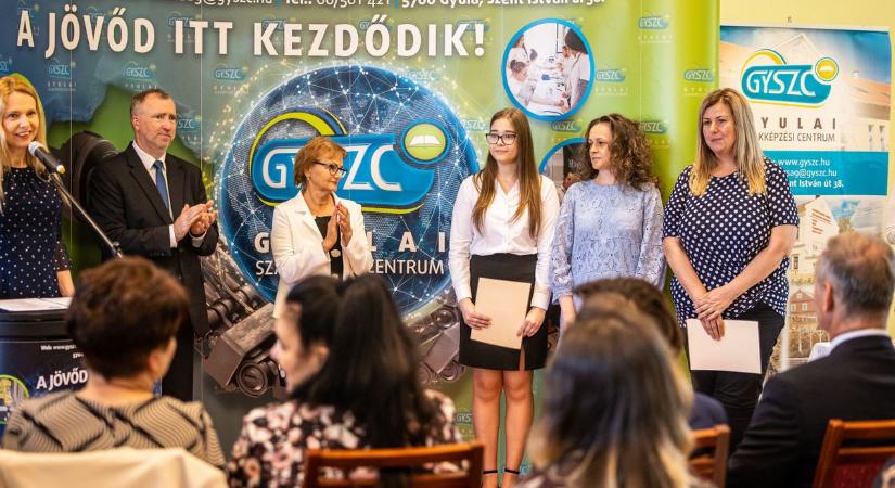A Gyulai Szakképzési Centrum kiváló diákjait köszöntötték