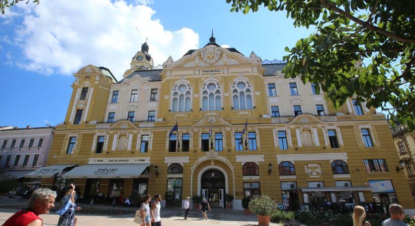 Újabb milliókat kaphat a baráti ügyvédi kör Pécsen