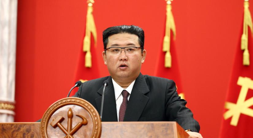 Balhé Észak-Koreában: Kim Dzsongun „hanyagsággal” vádolja a tisztviselőket