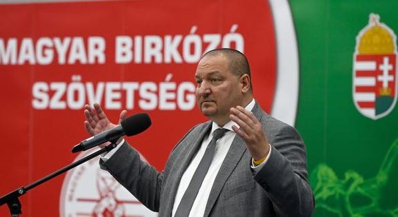Fideszes balhé: kordonbontásra szólította fel a fideszes polgármester Németh Szilárdékat