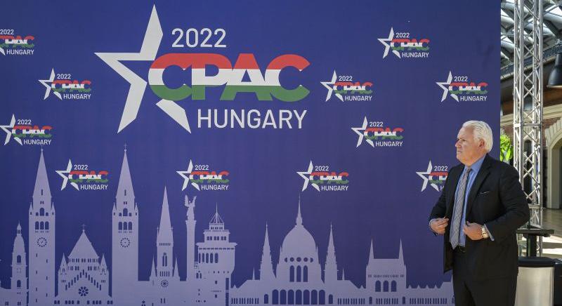 Orbán mond beszédet az amerikai jobboldal minikonferenciáján