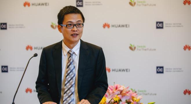 Több tízmillió forintos ösztöndíjalapot hozott létre a Huawei az Óbudai Egyetemen