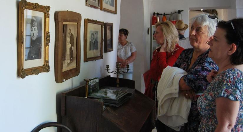 Tárlatok, helytörténeti kincsek az egykori Bogyay-kastélyban