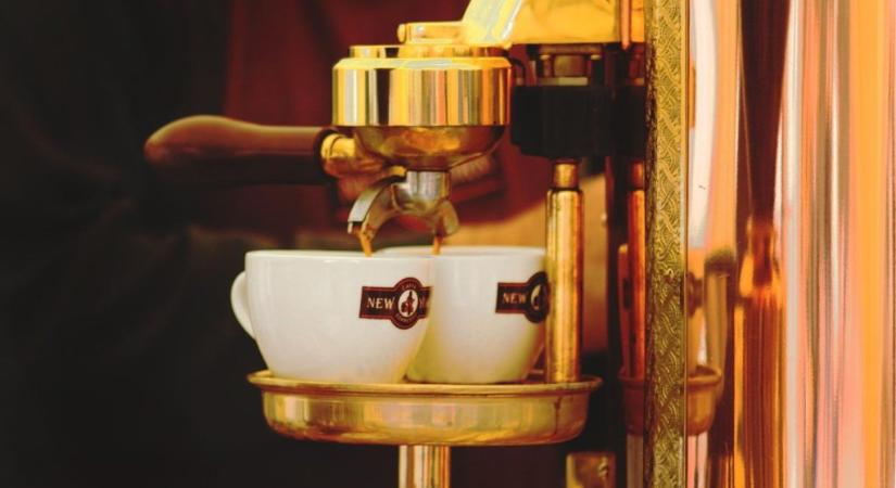 Ezer euróra büntették az olasz kávézót, mert túl drágán adta a koffeinmentes kávét