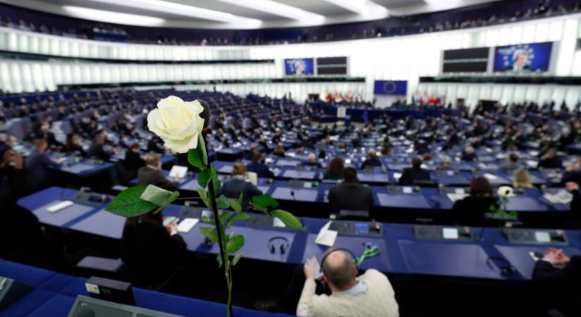 Az EP kiterjesztené a jogállamisági vizsgálatot az uniós értékek teljes körére