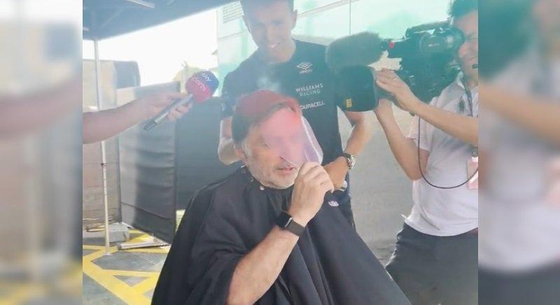Albon a főnöke haját is vörösre festette – videó