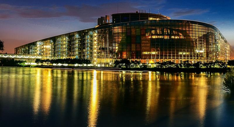 Európai Parlament: zöld jelzés a globális minimumadónak