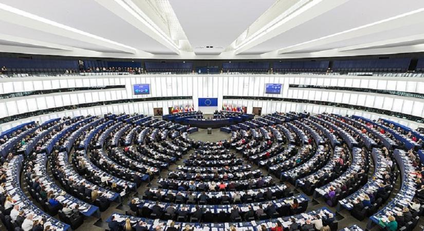 Újabb jogállamisági elmarasztalás – a lengyelek kihátráltak a Fidesz mögül az EP-ben