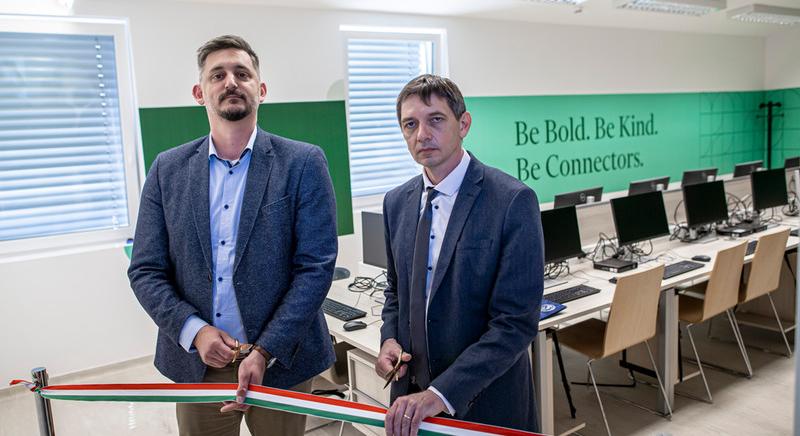 Kihelyezett tanszéket alapít az NI Hungary a Debreceni Egyetem Informatikai Karán