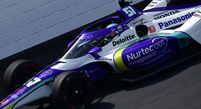 Indy 500: Sato továbbra is az élen, Grosjean többször is a frászt hozta csapatára