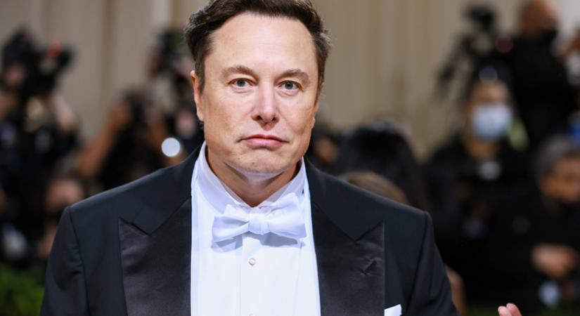 Elon Musk szexbotrányba keveredett: a légiutas-kísérőjét csúfos megtorlásban részesítette