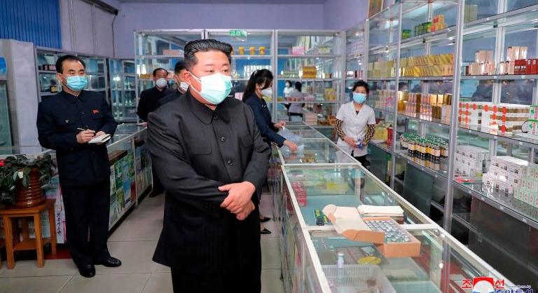 Sós vizes gargalizálással és gyógyteákkal védekezik Észak-Korea a koronavírus ellen