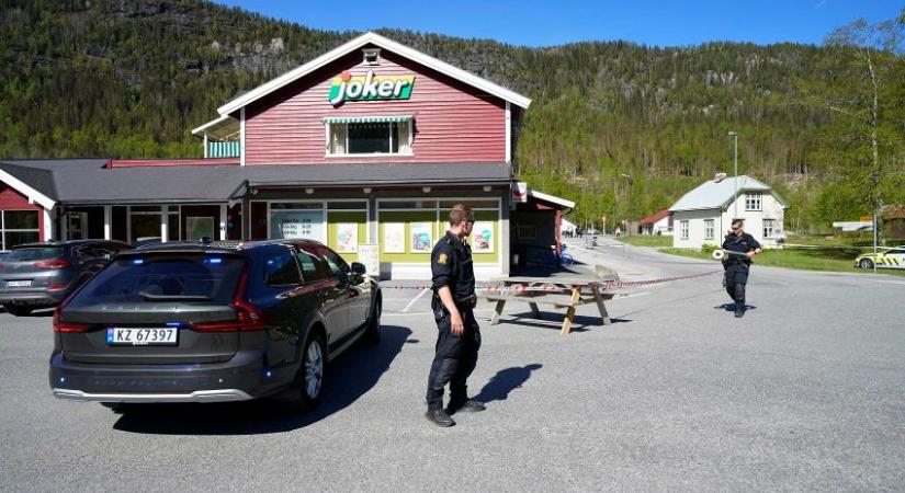 Késsel támadt a járókelőkre egy férfi Norvégiában, őrizetbe vették