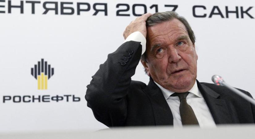 Gerhard Schröder távozik, úgy érzi, lehetetlen tovább maradnia az orosz olajipari óriás felügyelőbizottságában