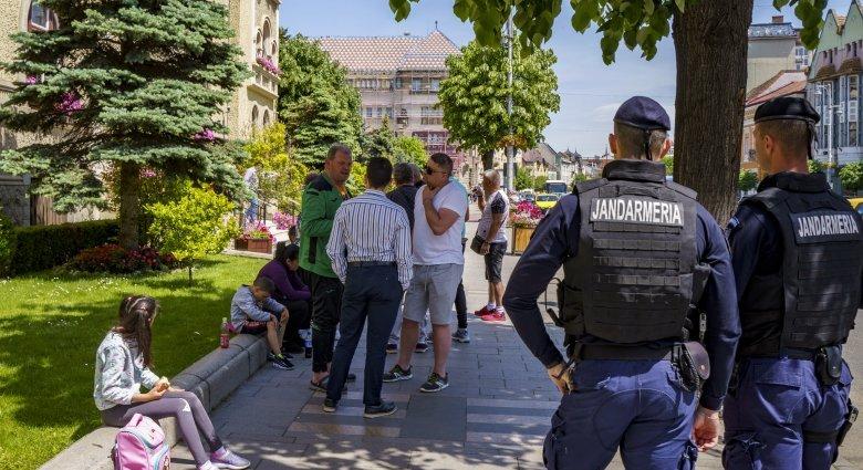 Bezárt bódék a Somostetőn: a városháza elé vonultak az elégedetlen kereskedők