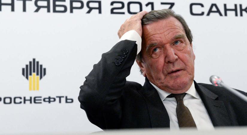 Hiába akarja az EU, Scholz nem szankcionálja az oroszok miatt Schrödert