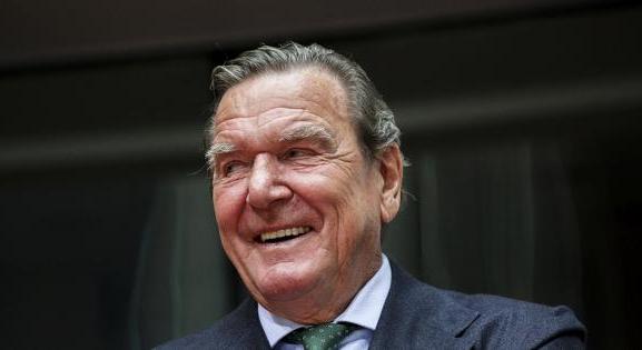 Gerhard Schröder távozik a Rosznyeft igazgatóságából