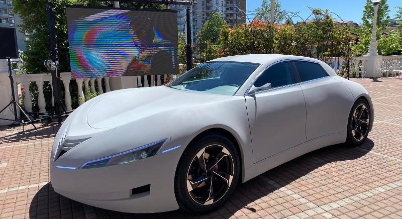 „Román Tesla”: félmillió euróba került az első Kolozsváron gyártott elektromos autó