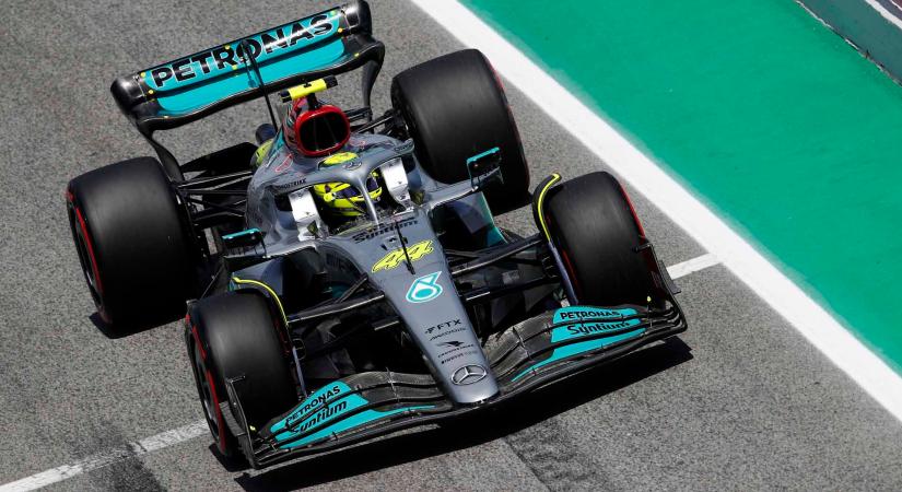 Működik a Mercedes, Hamilton már az élmezőnnyel csatázna az időmérőn
