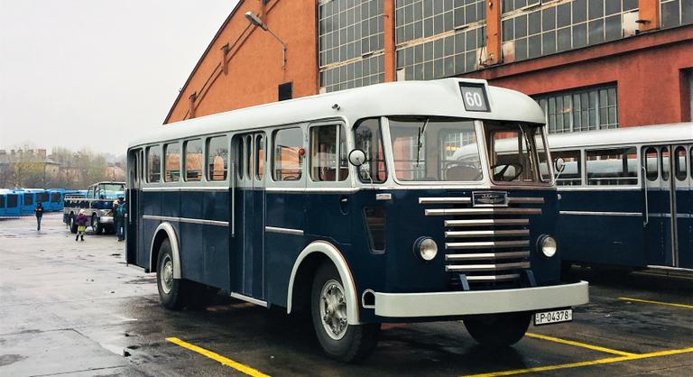 Hetvenéves busz közlekedik vasárnap a fővárosban