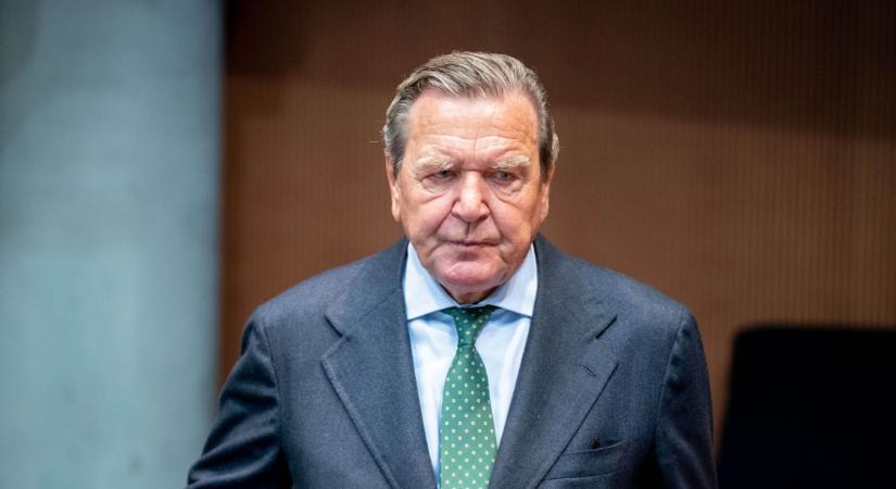 A német parlament megvonta Gerhard Schröder volt kancellár több juttatását