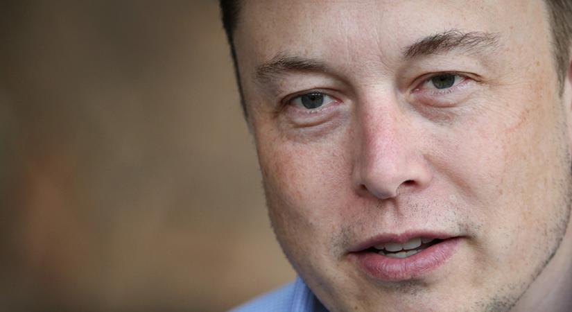Elon Musk pénzzel akarta elhallgattatni az őt szexuális zaklatással vádoló légiutas-kísérőt