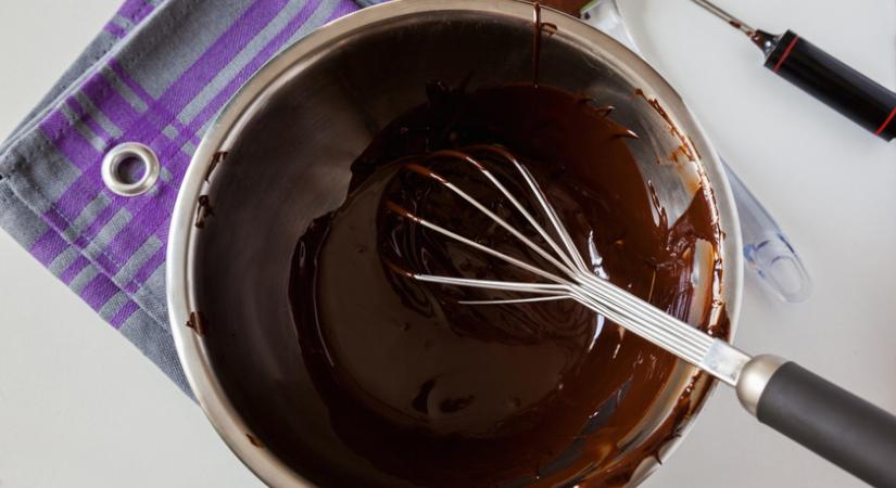 Így olvaszd a csokit, hogy ne csapódjon ki a kakaóvaj: bevált technikákat mutatunk