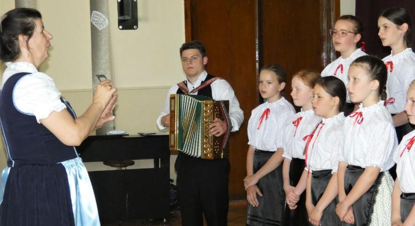 Megyei német nemzetiségi iskolák diákjai versenyeztek Városlődön