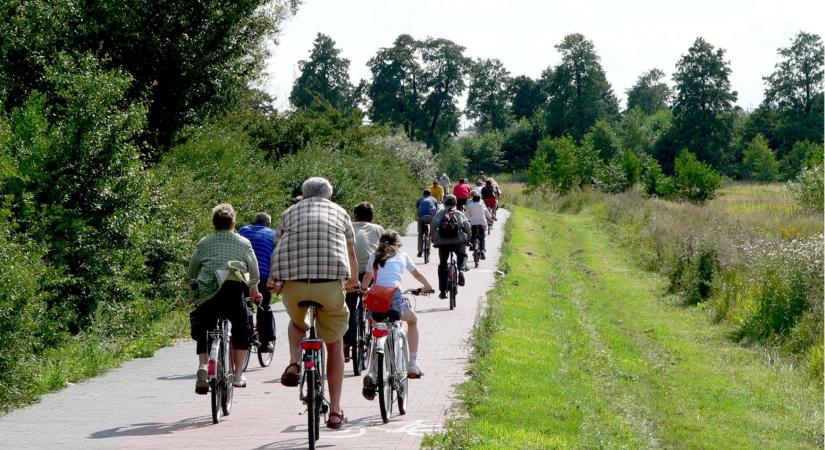 Közel 300 kilométeres kerékpárút-hálózattal várják a túrázókat a Nyugat-Balaton térségébe
