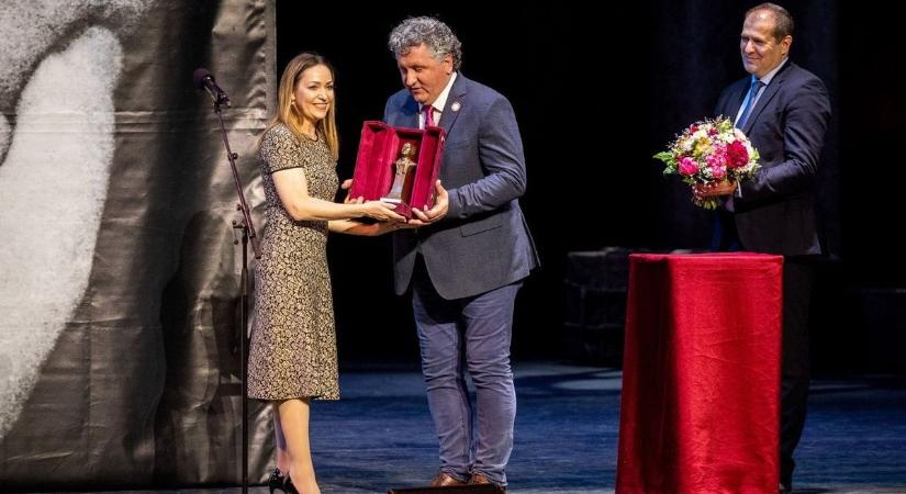Barta Dóra kapta idén a Seregi-díjat