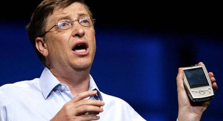 Még Bill Gates sem használja a Microsoft összecsukható okostelefonját